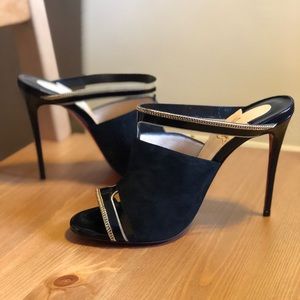 Christian Louboutin -Akenana 100- like new w/ box